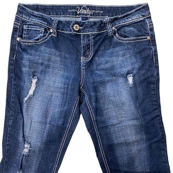 Vanity Premium~Dakota‎ Capri~Size 31~Dark Wash~Distressed - Picture 2 of 7